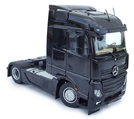 Mercedes-Benz Actros Streamspace 4x2 black
